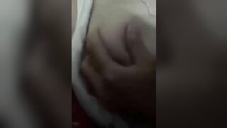 Gái xinh khoe vú 3