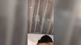 Vừa địt vừa lấy dây lưng đánh em vì chơi bình thường không đủ sướng