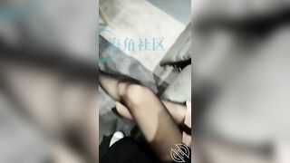 Đg ngồi xem phim cùng e họ dâm đãng thì e bất ngờ quỳ xún tụt quần bú cu và cái kết