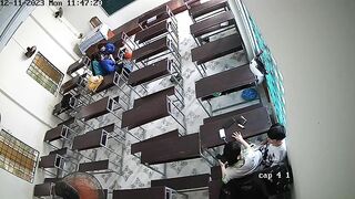 HS nứng tình làm tình ngay trong lớp học khi đang có người trong lớp