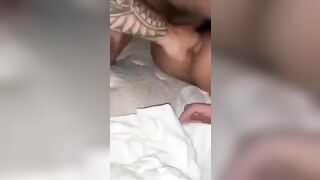Lần đầu dùng trứng rung làm vợ phê lồn quá 2