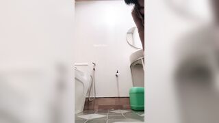 Em HS love10 Khoe vú Ở trường Live Thủ dâm public lén lút bị phát hiện