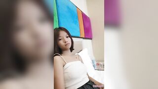2 thằng lồn khốn nạn dụ dỗ gạ chịch được em gái ngây thơ đưa em nó vào khách sạn