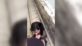 Gạ cô đồng nghiệp kính cận vú bự lên tầng thượng cả cơn nứng