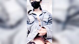 Gái xinh nứng lồn gạ anh xe ôm vào phòng địt live sex kiếm tiền luôn
