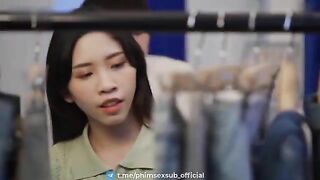 Mua quần áo lên cơn nứng lồn thủ dâm bị chủ shop địt cho tê lồn