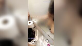 Từ phòng tắm ra đến giường anh mê mệt với cặp vú to tròn cực phẩm của em 2