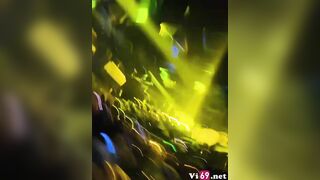 Cuối tuần đi karaoke khỏa thân ăn nhậu cùng anh em