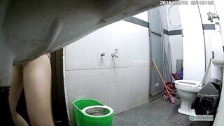 Đặt camera quay lén trong nhà vệ sinh quay lén mấy e sinh viên đi tắm