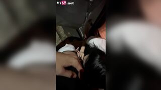 Đưa em đi dạo ở công viên bắt em cởi quần lót phô dâm rồi bú cu public 4