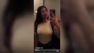 Shock, Trend Tiktok cho bạn Trai Bóp Vú Sờ Lồn liếm Ti ở Âu Mỹ