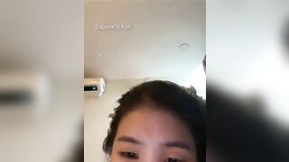 Gái xinh nhét toy vào lồn thủ dâm lòn múp không lông dâm đãng