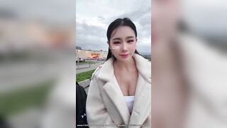 Gái dâm thích địt nhau với trai ngoài đường vú lồn múp nhiều nước