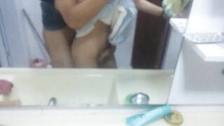Thg chú súc vật, Dẫn con cháu Gái Lồn non Bé tí vào WC bú Cu phá trinh