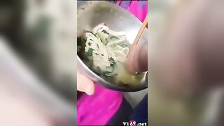 Độc lạ gái dâm lấy con cặc chấm mỳ tôm dâm đãng kích thích dâm đãng