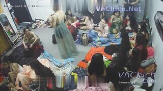 Bật Mí Sự Thật Bên Trong Phòng Thay Đồ Của Các Em Đào Trong Quán Karaoke