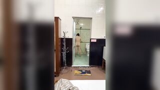 Địt con ghệ mới quen trên bar dẫn vào nhà nghỉ địt