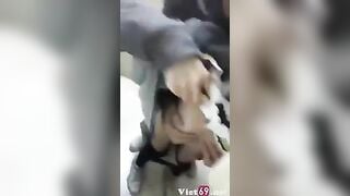 Vào bịt miệng bóp vú móc lồn em crush ngay trong nhà vệ sinh nữ