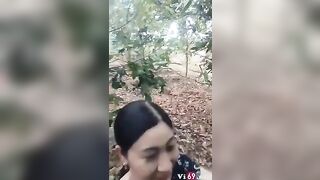 Mẹ vợ với con rể ra vườn bú cu ngoài vườn
