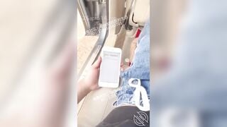 Huấn luyện e hs c2 thành nô lệ tình dục cho bú cu trên oto r xích cổ dắt ra rừng địt