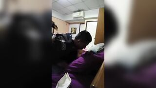 Thằng em khốn nạn anh trai đi làm là lẻn vào phòng chi dâu vuốt ve gạ địt vú to