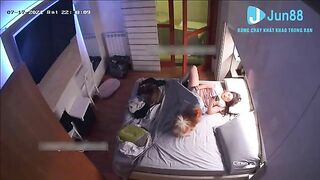 Gái dâm ở nhà một mình móc lồn tự sử dâm đãng kích thích