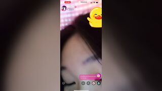 Em gái gọi video show với bạn trai, ai ngờ bị ghi màn hình rồi tung lên mạng. Vú đẹp