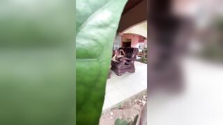 Quay lén chị hàng xóm ngồi thủ dâm trên ghế quay lại gửi cho trai