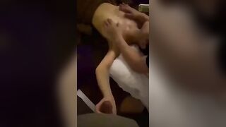 Đi massage mà được mò vú sờ lồn chị khách
