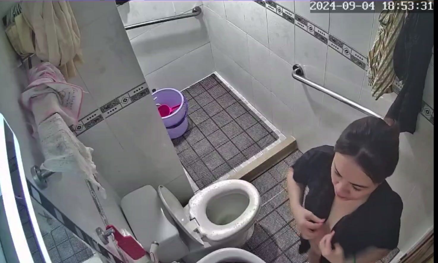 Gì út  chưa chồng hơi lớn tuổi tí ,cho gì lên xem mắt