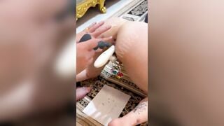 Móc lộn thông lỗ đít thủ dâm cho mấy em gái chubby mông to lồn ngon
