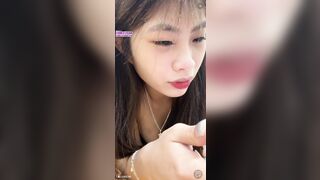 🔥Cực hot Ngọc Nhi 2k khoe clip sex bú cho bạn trai mặt em tươi cười như 1 chiến tích