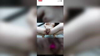 Em gái móc phá lồn hơn cả máy dập