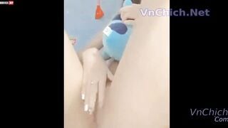 Lộ clip sex em Thúy Huỳnh địt lỗ nhị em rên sung sướng, cơ mà lồn em nó cũng ngon vl