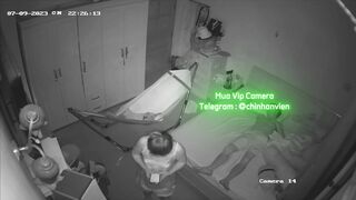 Hack Camera Ru con ngủ xong , Nứng Lồn là 2 vợ chồng lôi nhau ra địt