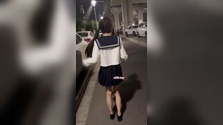 Em học sinh loli mình dây không mặc đồ khoe hàng đi khắp đường