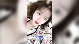 Vừa địt Nhau mà Còn nứng, Con đĩ Livestream Móc Lồn kể chuyện sex Bị phát hiện