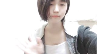 Nữ Sinh Xinh Xắn Khoe Lồn Ca Vát Hồng Hào Hiếm Có 2