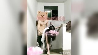 Quần lót em còn chưa kịp cởi hết anh đã lao vào xả như bồn chứa tinh