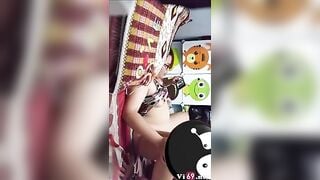 Thằng con nuôi nghịch tử quay lồn mẹ cho đám bạn ở lớp