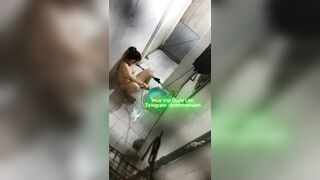 Quay Lén Chị Gái Nứng Lồn Lấy Vòi Nước Thủ Dâm