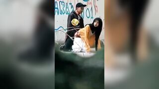 Quay lén địt em sinh viên ngay ngoài đường dâm đãng kích thích siêu dâm hàng ngon