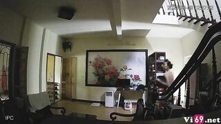 Hack camera em gái kính cận vú to thả rông ở công ty