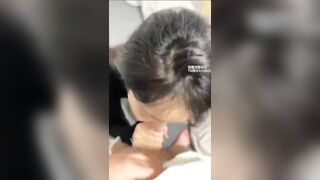 chuẩn bị lên đồ đi chơi mà thèm cu quá em phải lôi ra bú