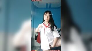 Em học sinh mới lớn vú to lồn múp khoe hàng thủ dâm
