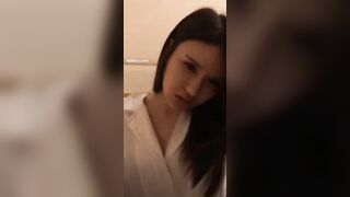 tranh thủ giờ nghỉ trưa cùng bé nhân viên văn phòng cùng cty
