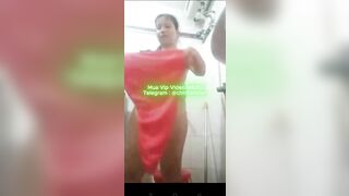 Chị Gái Quay Video Tắm Gửi Trai Trẻ