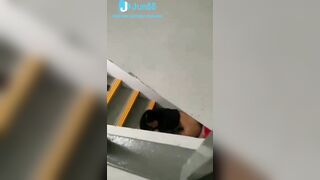 Lén địt nhau ở cầu thang công ty bị quáy lén bị phát hiện mà vẫn địt