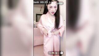Không mặc giáp trong trả kèo lộ cả khe bướm