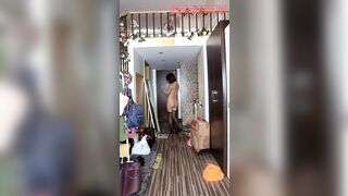 Show hàng 12
